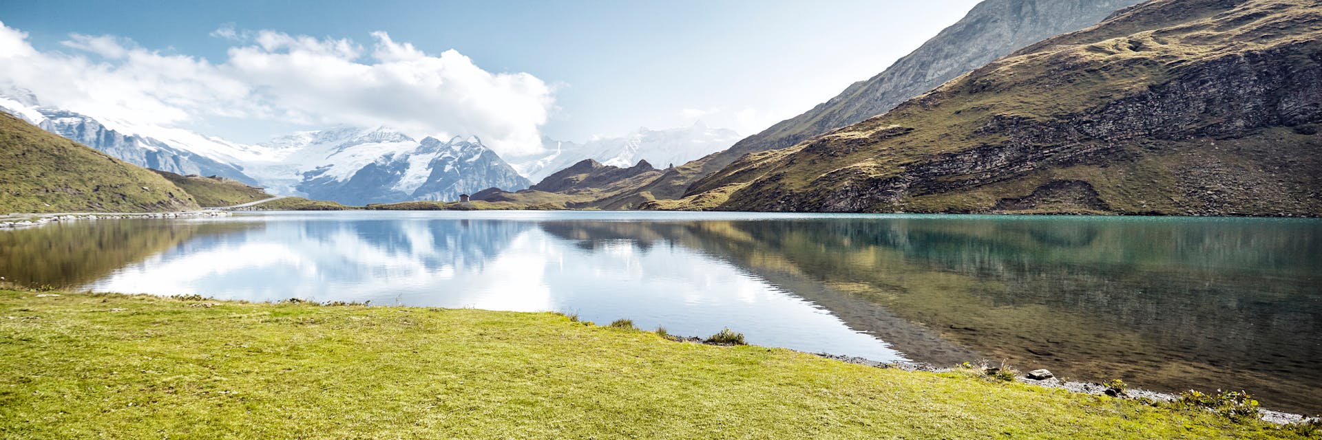 landscape picture of a lake and mountians 