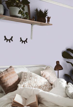 pale lilac bedroom wall 