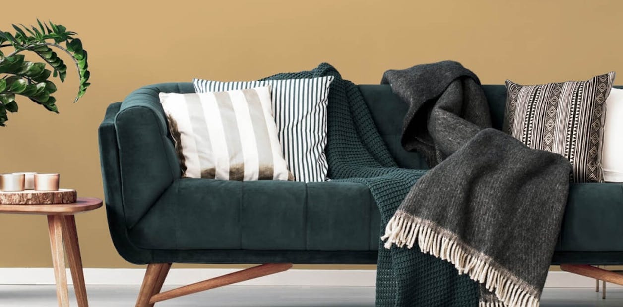 Brighter than other paint options you can discover in the range, warm yellow adds the sunshine to interiors.