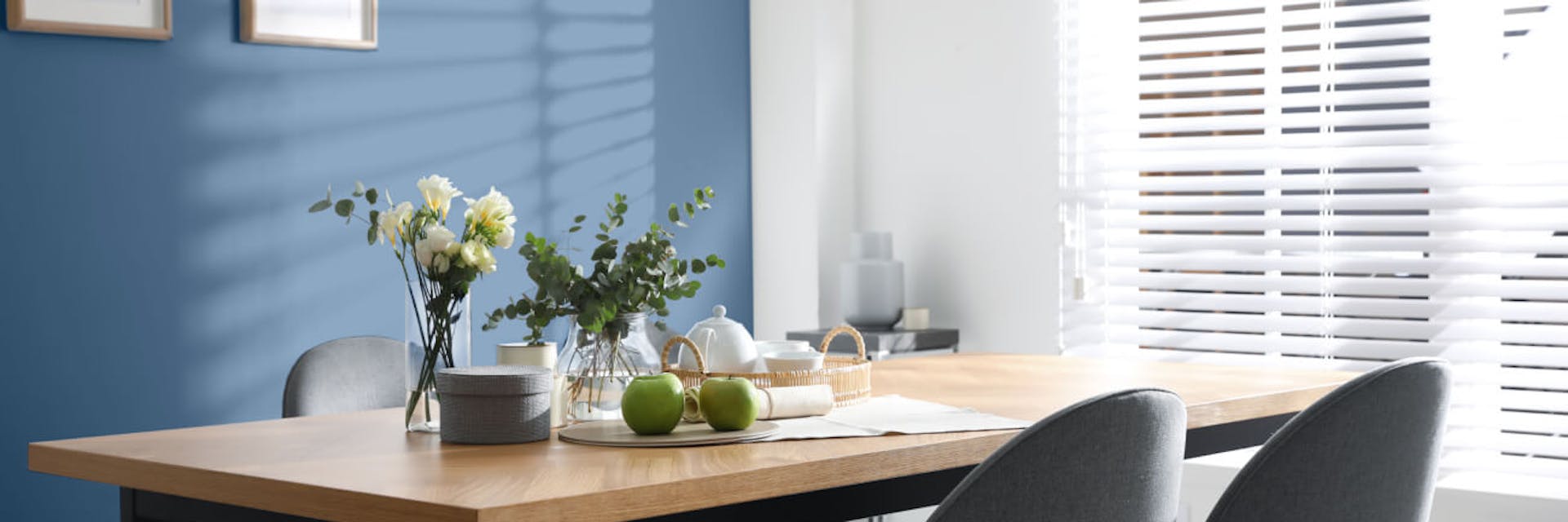 Blue and white dining room 